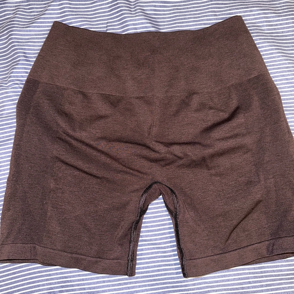 Alphalete amplify shorts